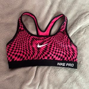 Nike pro sports bra size small